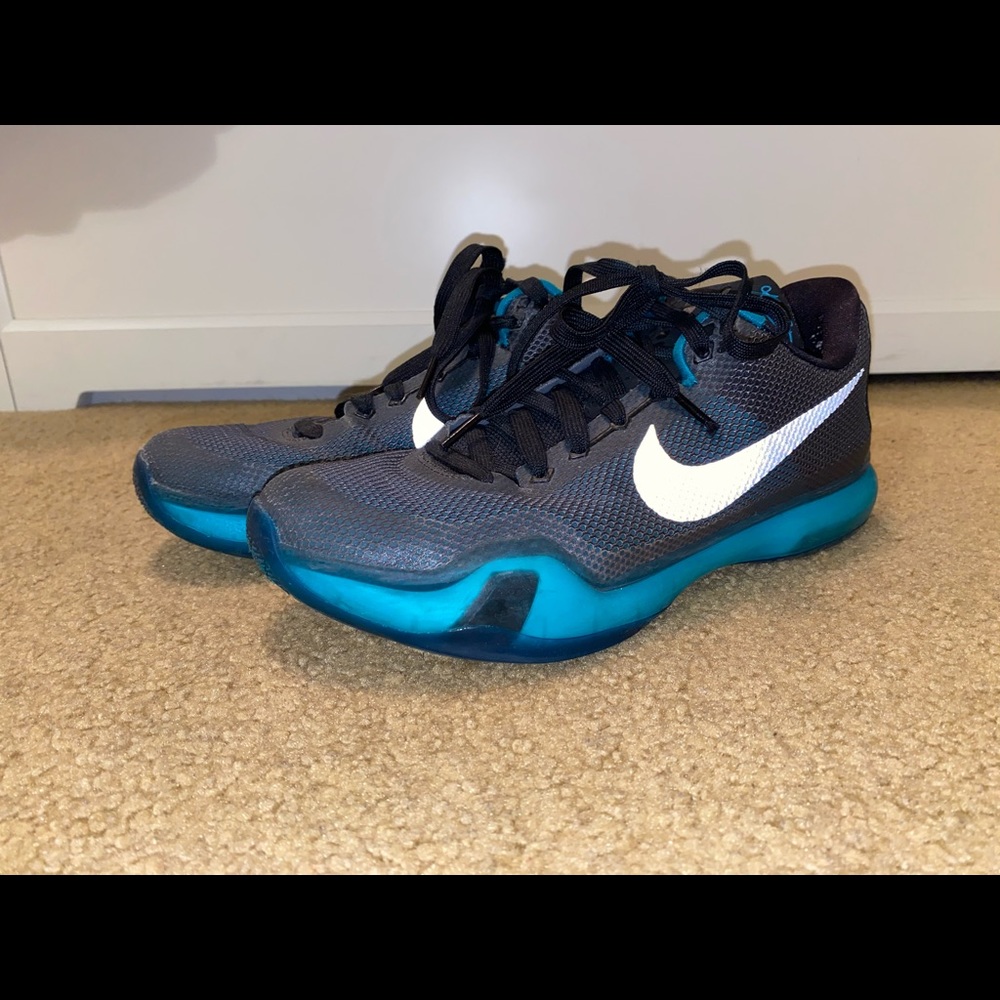 Men’s Kobe Basketball Sneaker